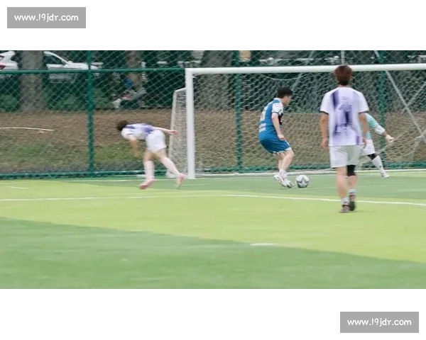 精彩足球瞬间回顾 赛场激情集锦 揭开最激动人心的进球与精彩瞬间 - 副本 - 副本 - 副本 精彩足球瞬间回顾 赛场激情集锦 揭开最激动人心的进球与精彩瞬间 - 副本 - 副本 - 副本