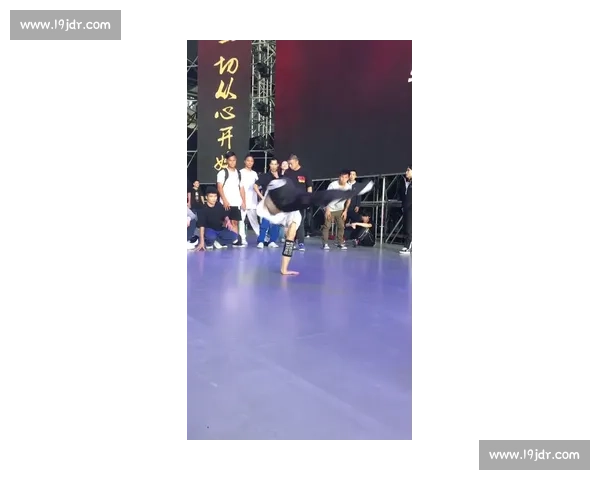 蹦床比赛:挑战极限的空中舞蹈,释放身体的无限可能 - 副本 - 副本 (3) - 副本 - 副本 - 副本 蹦床比赛:挑战极限的空中舞蹈,释放身体的无限可能 - 副本 - 副本 (3) - 副本 - 副本 - 副本
